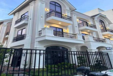 Bán cắt lỗ và ngộp ngân hàng, nhà phố biệt thự đơn lập 300m2 giá 30 tỷ bao hết, LH 0938449232 Thành