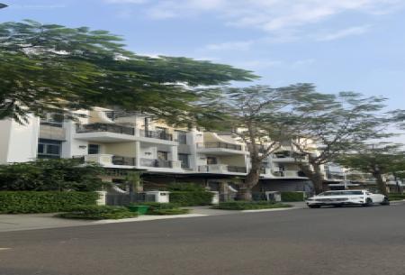 Bán gấp căn Verosa Park Q9 DT 5x15m, TK 3 tầng hướng Đông view công viên giá 12 tỷ, Tây giá 10.8 tỷ